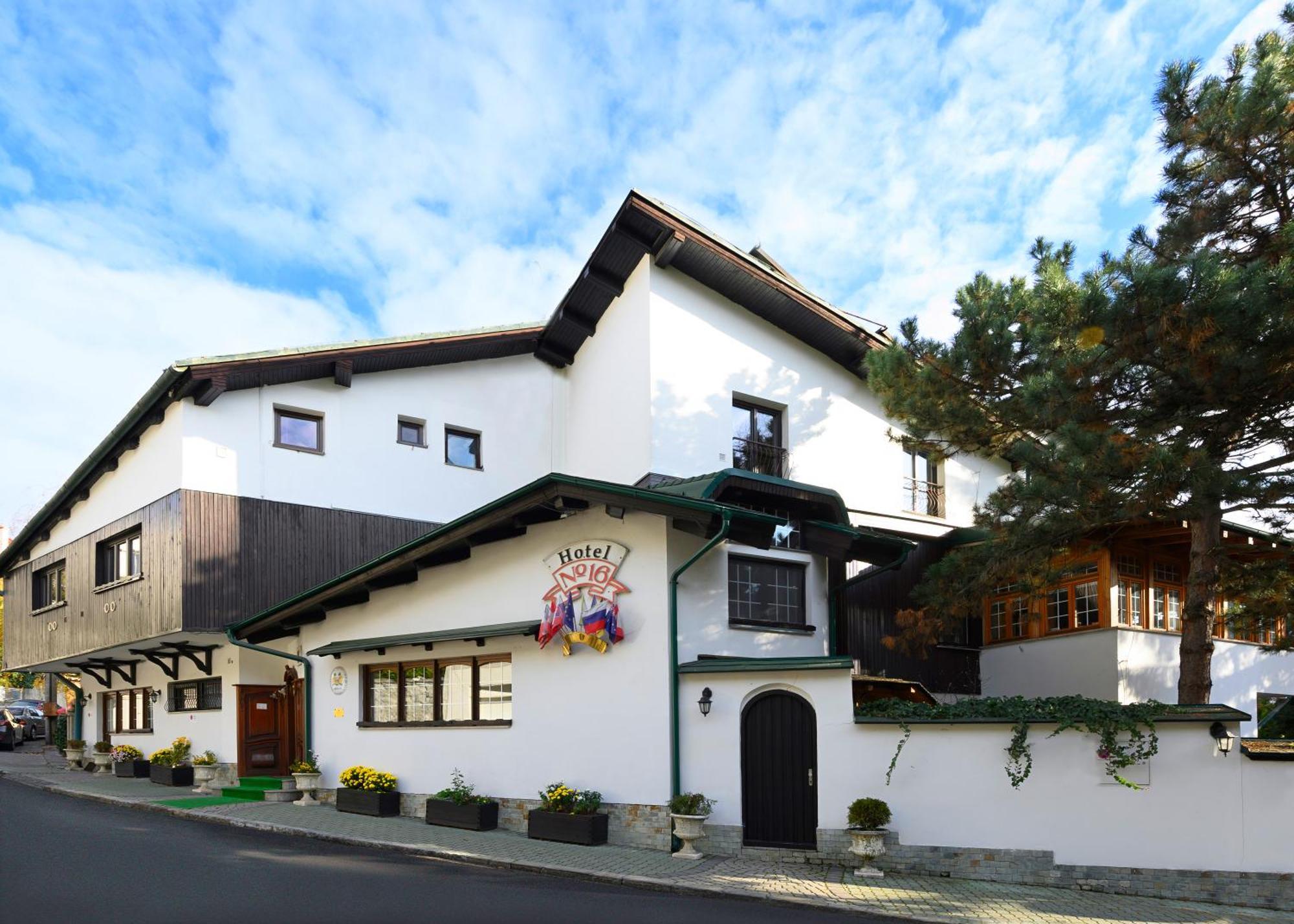 Panoramic Castle Suite With Free Private Parking Bratislava Luaran gambar
