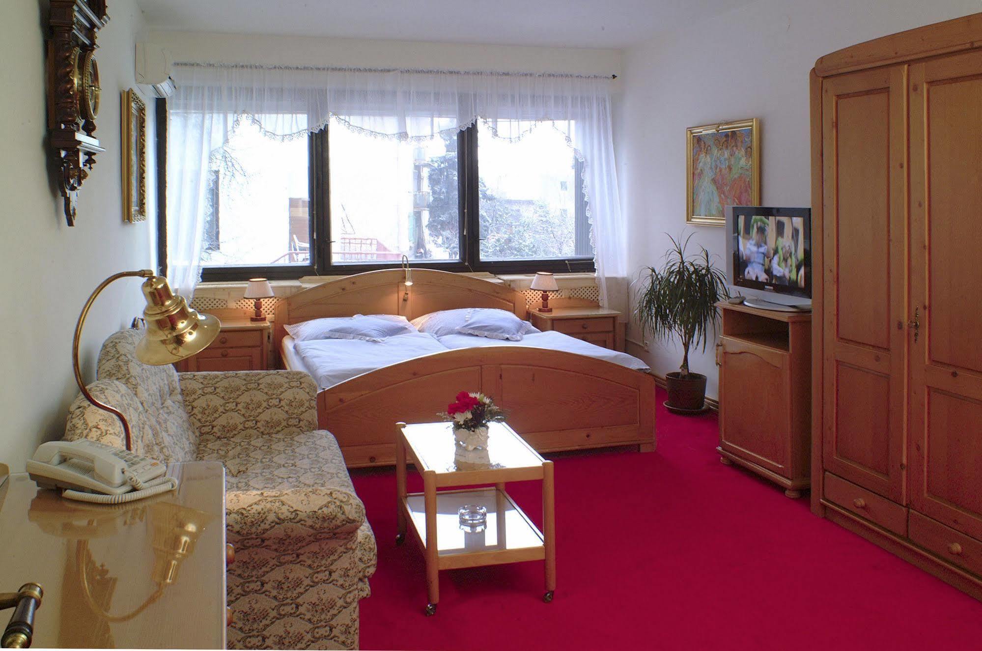 Panoramic Castle Suite With Free Private Parking Bratislava Luaran gambar